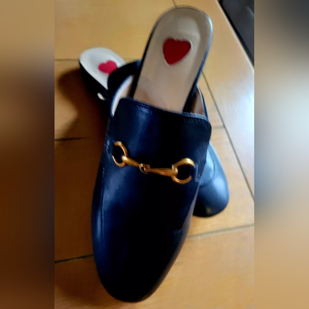 Mules Womens 7.5 Leather Gold Buckle Red Heart Elegant Black with Gold Accent - Picture 5 of 16